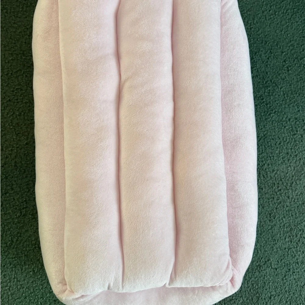 Juicy Couture Light Pink Pet Bed with Crown NWOT